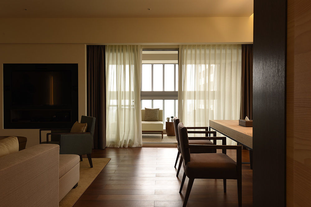 Hotel Cozzi Ximen Тайнан Екстериор снимка