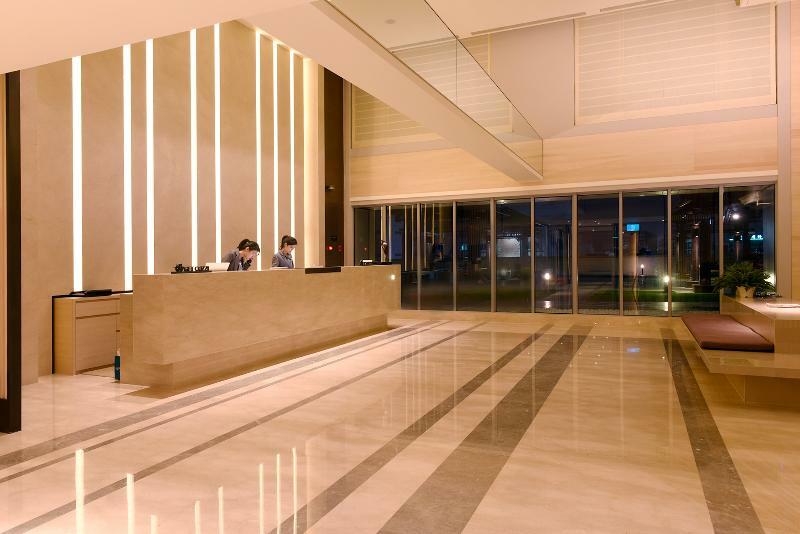 Hotel Cozzi Ximen Тайнан Екстериор снимка